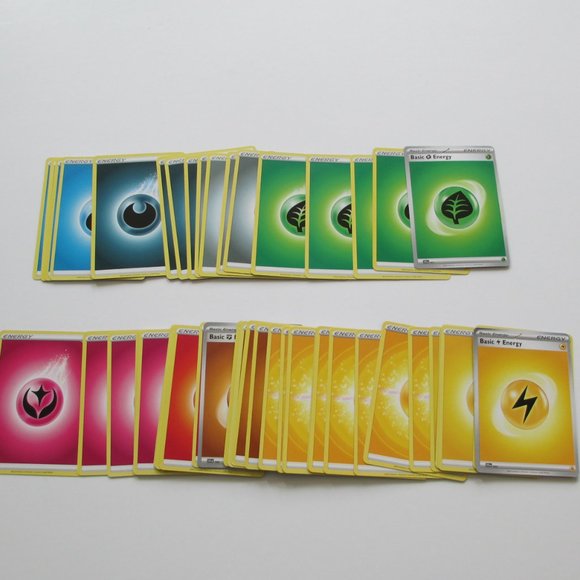 POKéMON TCG: SWORD & SHIELD FUSION STRIKE ELITE TRAINER BOX - Picture 11 of 16